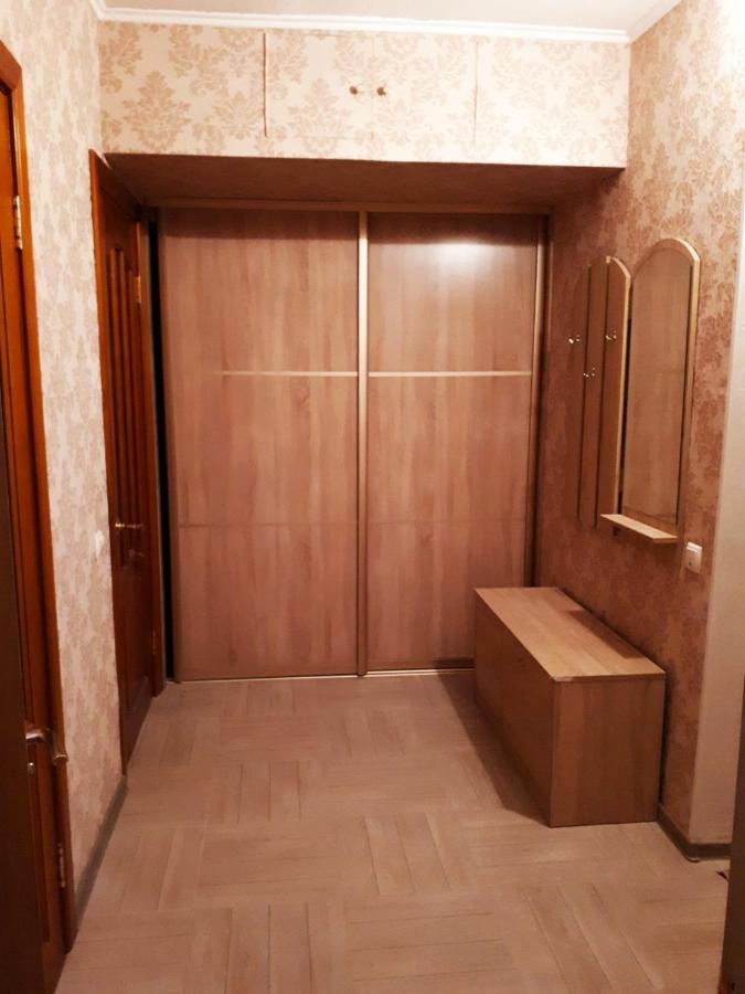 Apartment On Prospekt Peremogi Τσέρνιγκοφ Εξωτερικό φωτογραφία